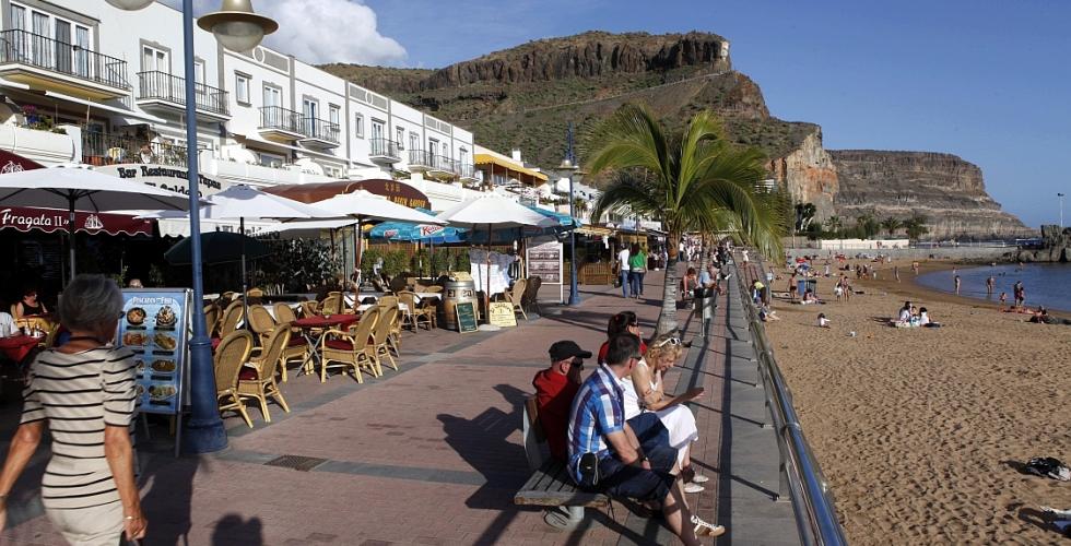 Strandpromenaden i Puerto de Mogán.