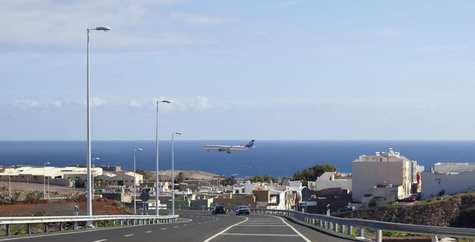 Fly inn for landing på Gran Canaria.