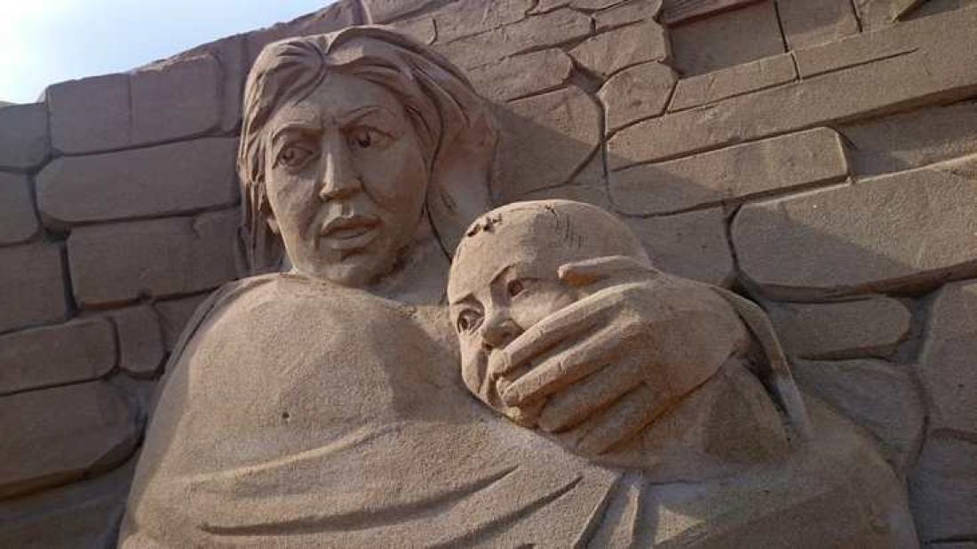 Julekrybbe i sand på Canteras-stranden, Las Palmas 2017
