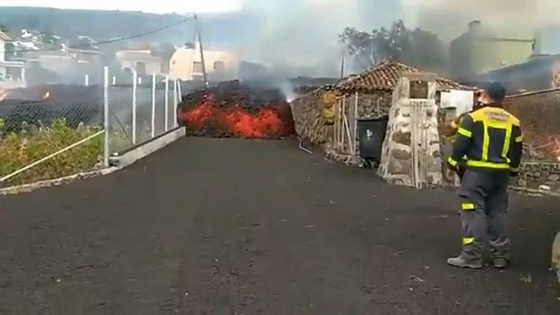Vulkanutbrudd på La Palma september 2021. Dag 2: Lavaen kommer! Vulkanutbrudd på La Palma september 2021. Dag 2: Lavaen kommer!