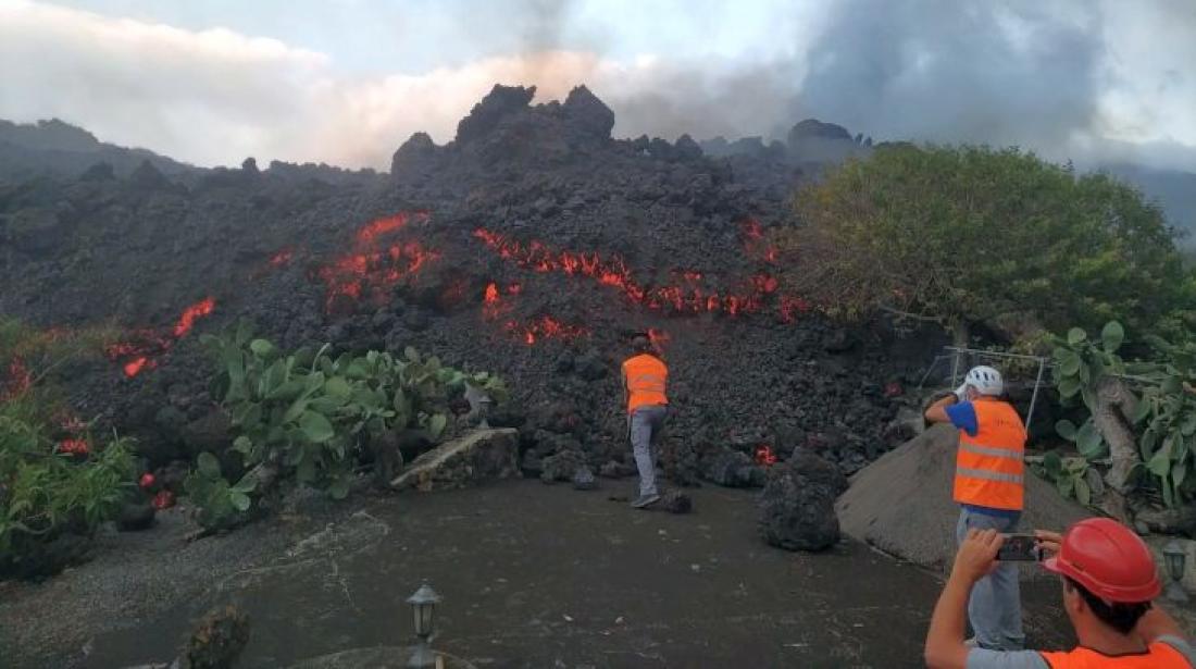 Vulkanutbrudd på La Palma september 2021. Lavaen kommer! Vulkanutbrudd på La Palma september 2021. Lavaen kommer!
