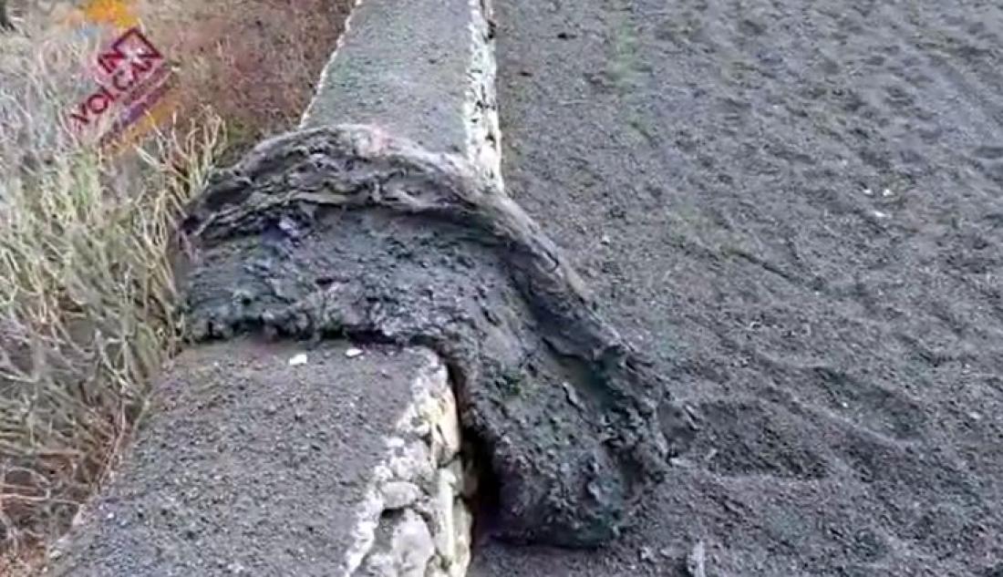 Vulkanutbrudd på La Palma september 2021. Størknet "lavabombe". Vulkanutbrudd på La Palma september 2021. Størknet "lavabombe".
