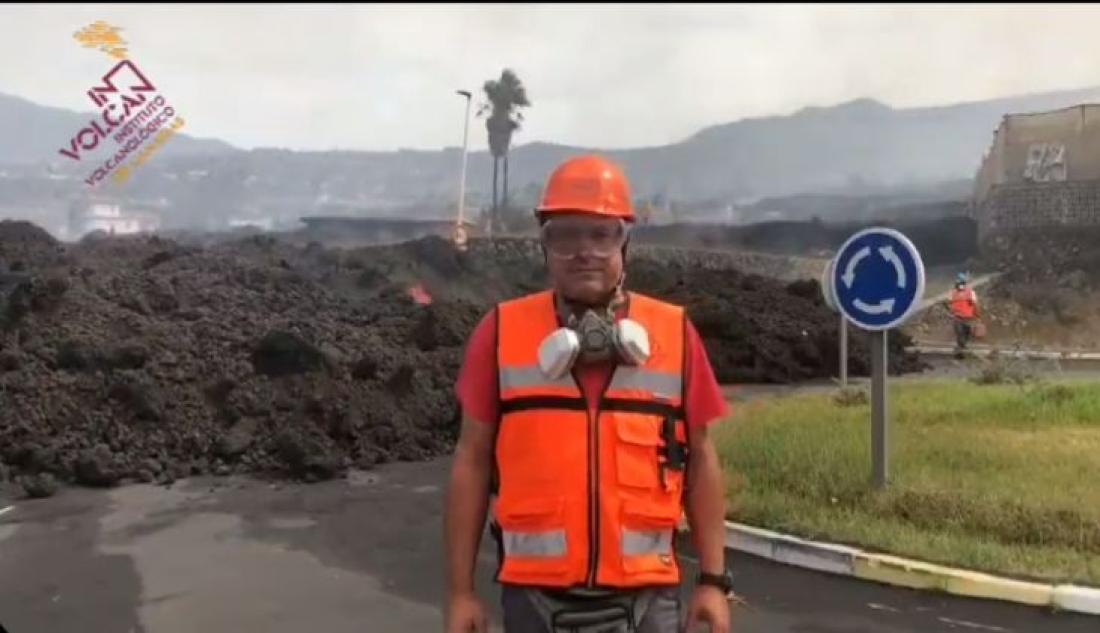 Vulkanutbrudd på La Palma 2021. Dag 31. Lava på vei LP-2. Vulkanutbrudd på La Palma 2021. Dag 31. Lava på vei LP-2.