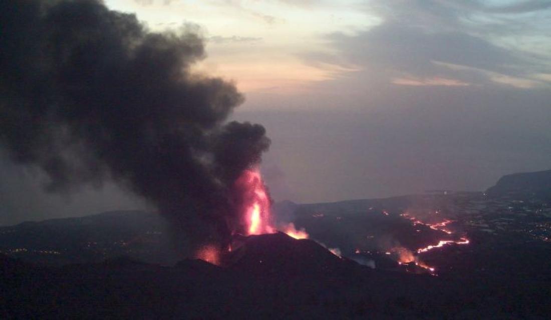 Vulkanutbrudd på La Palma 2021. Dag 32. Vulkanutbrudd på La Palma 2021. Dag 32.