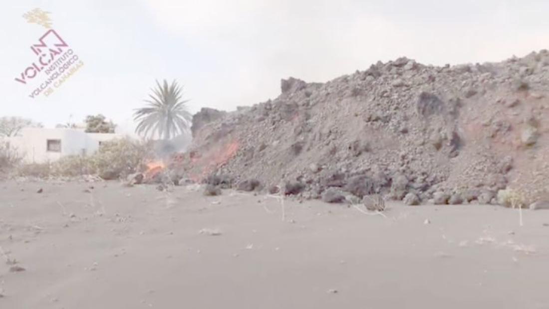 Vulkanutbrudd på La Palma 2021. Dag 40, kl. 17. Vulkanen mindre aktiv, lavafront lengst sør beveger seg igjen. Vulkanutbrudd på La Palma 2021. Dag 40, kl. 17. Vulkanen mindre aktiv, lavafront lengst sør beveger seg igjen.