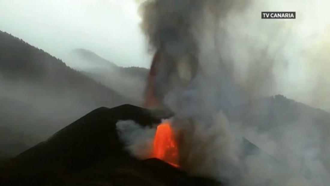 Vulkanutbrudd på La Palma 2021 . Ny åpning i vulkanens sørflanke. Vulkanutbrudd på La Palma 2021 . Ny åpning i vulkanens sørflanke.