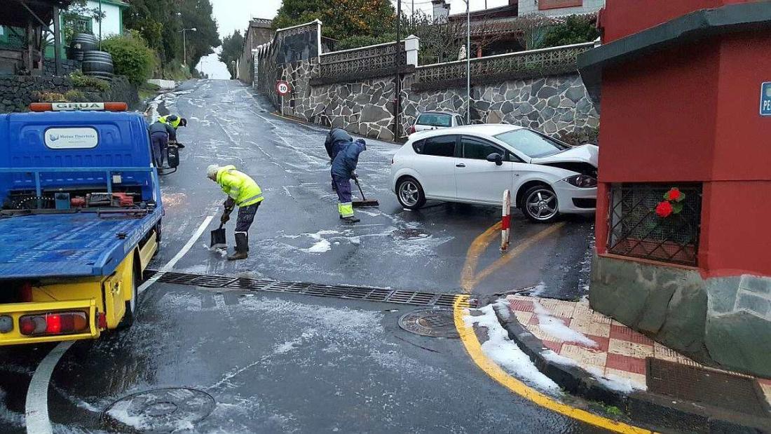 Islagt vei gir trøbbel på Tenerife Islagt vei gir trøbbel på Tenerife